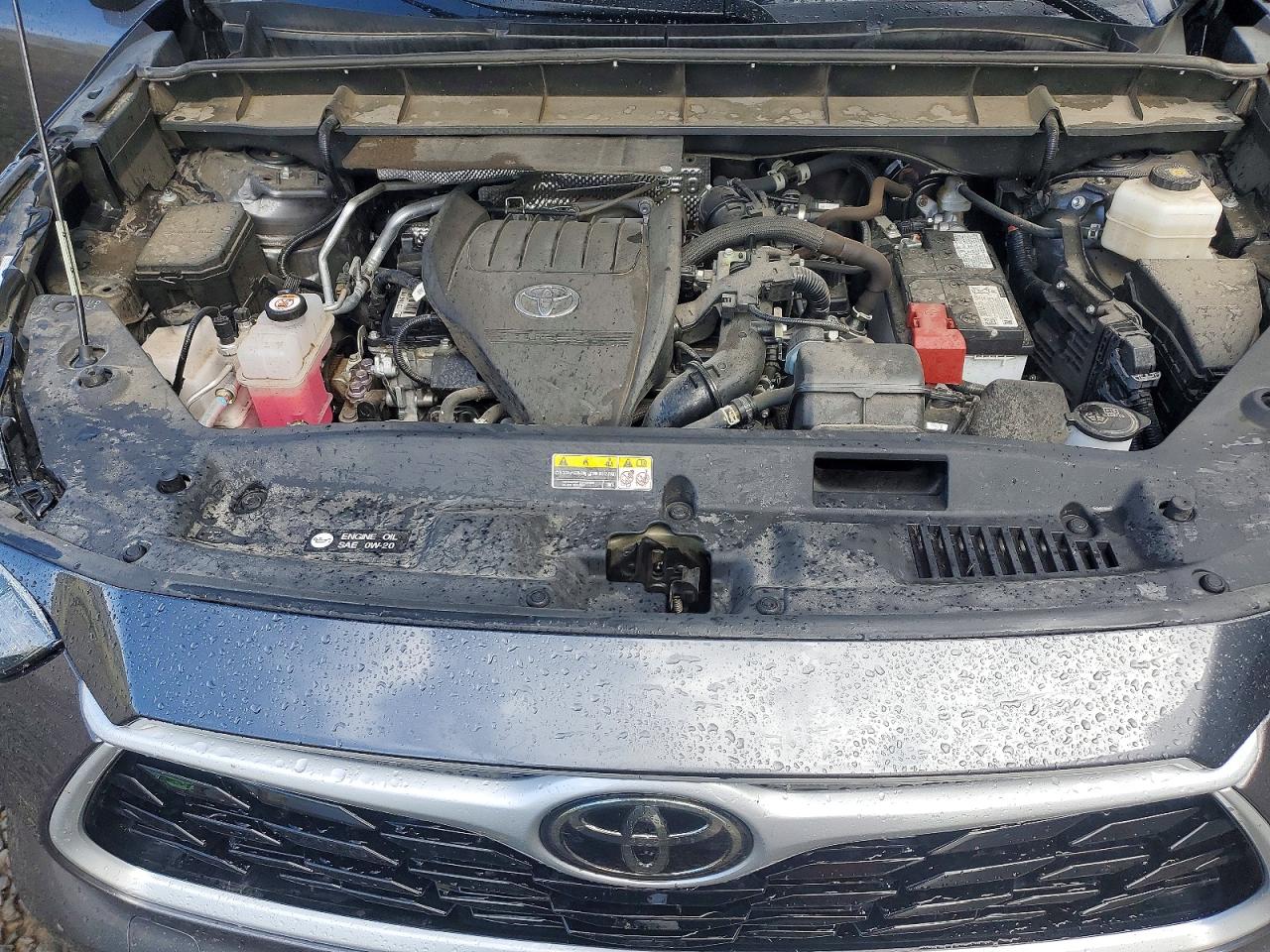 2023 TOYOTA HIGHLANDER XLE photo 34