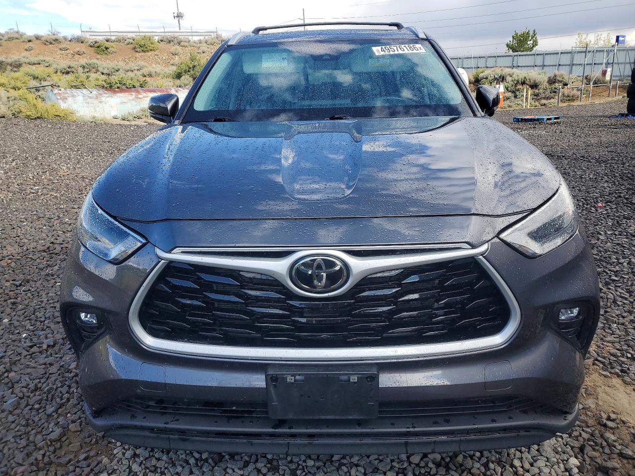 2023 TOYOTA HIGHLANDER XLE photo 13