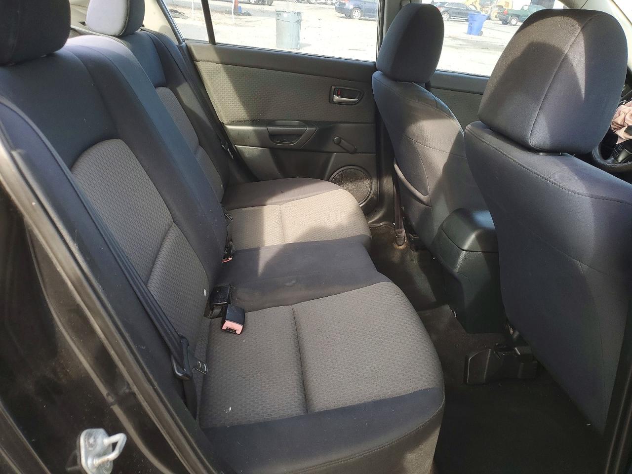 2004 MAZDA 3 photo 19