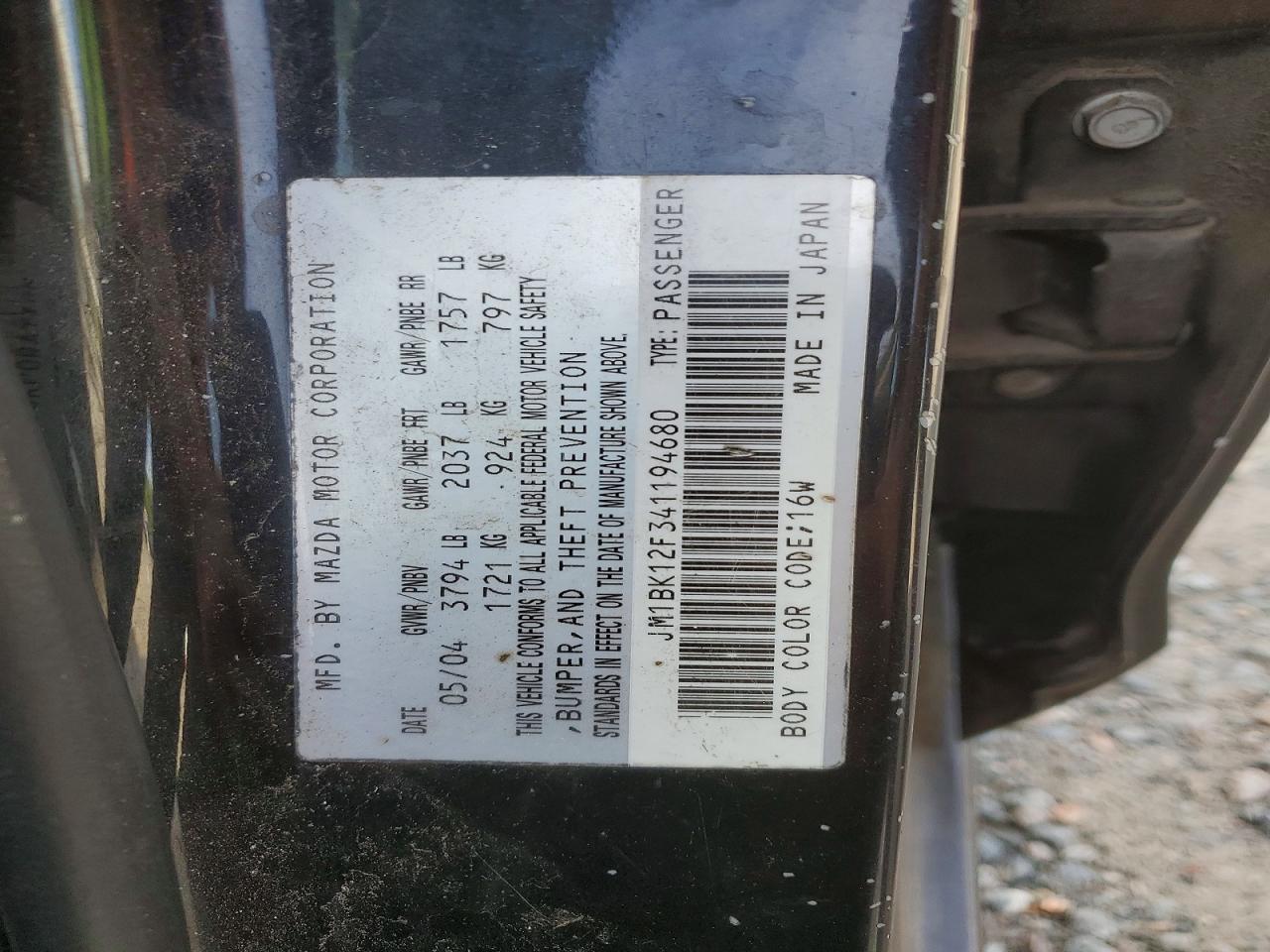 2004 MAZDA 3 photo 23