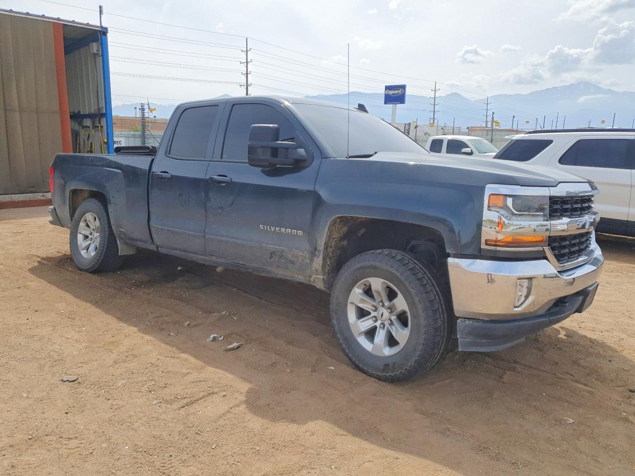 2017 CHEVROLET SILVERADO K1500 LT photo 10