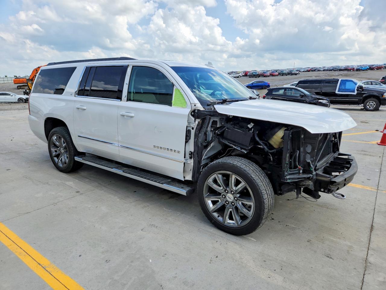 2018 CHEVROLET SUBURBAN C1500 LT photo 7