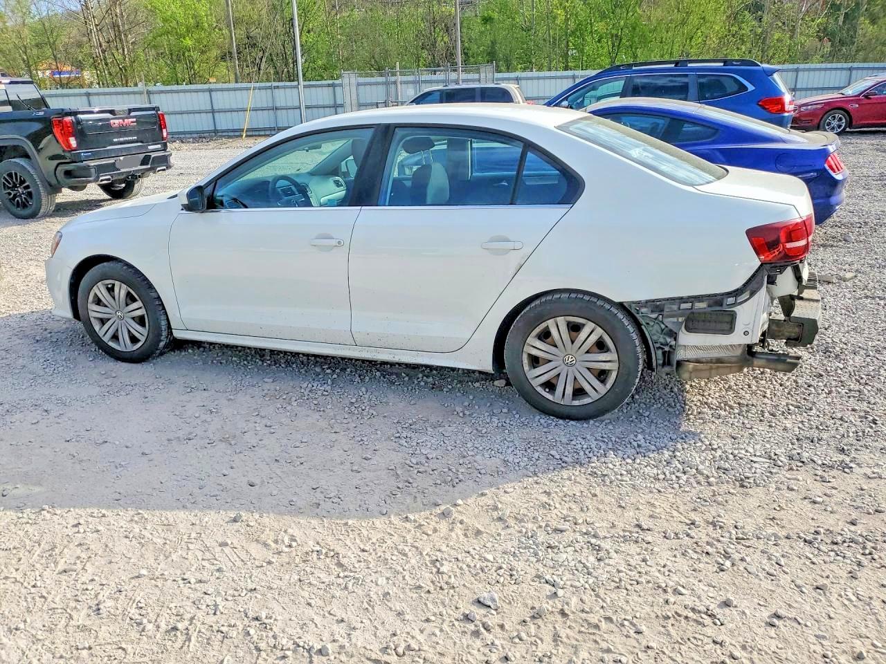 2017 VOLKSWAGEN JETTA S photo 3