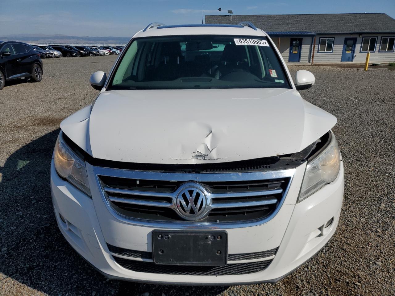 2011 VOLKSWAGEN TIGUAN S photo 9
