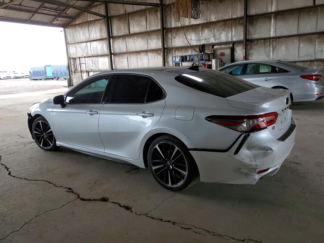 2019 TOYOTA CAMRY XSE V6 photo 3