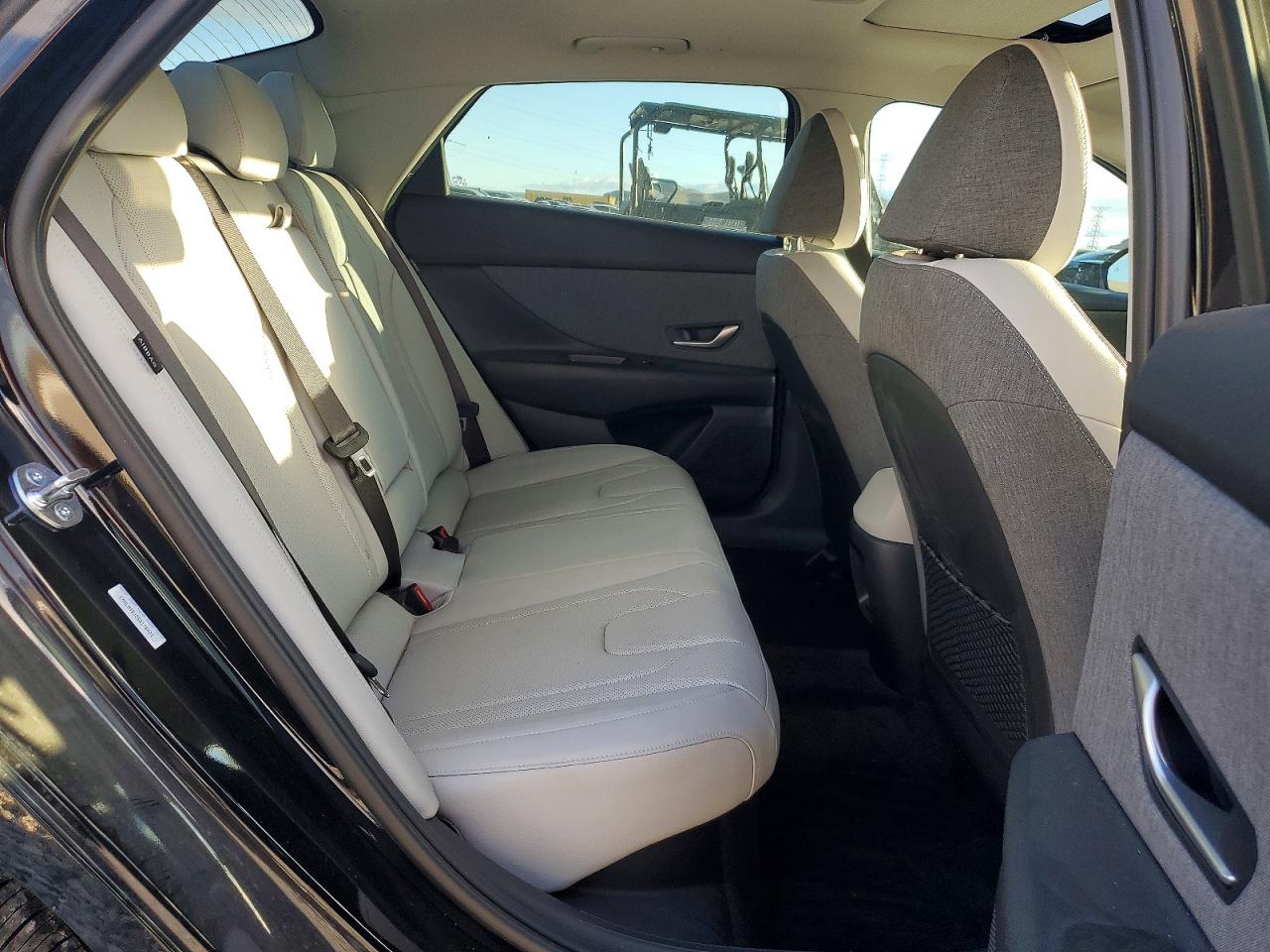 2025 HYUNDAI ELANTRA LIMITED photo 19