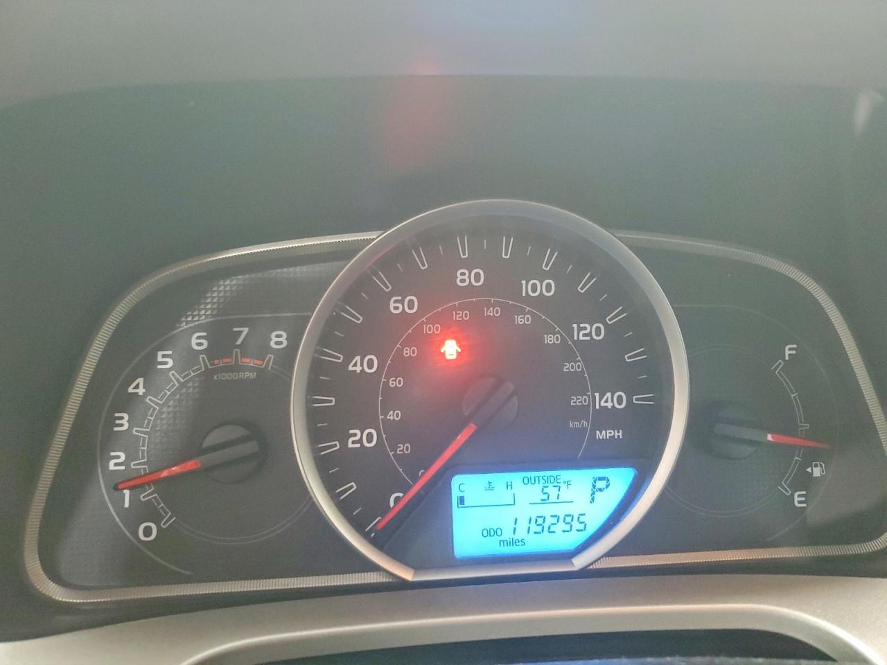 2015 TOYOTA RAV4 XLE photo 17