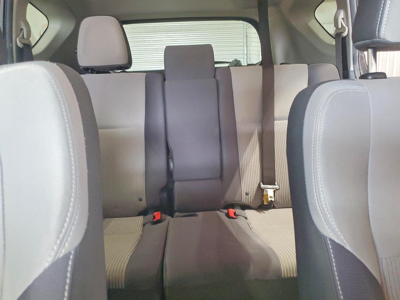 2015 TOYOTA RAV4 XLE photo 19