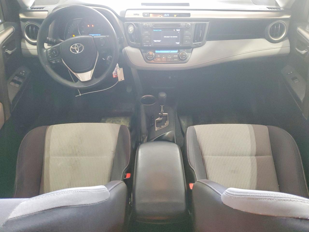 2015 TOYOTA RAV4 XLE photo 15