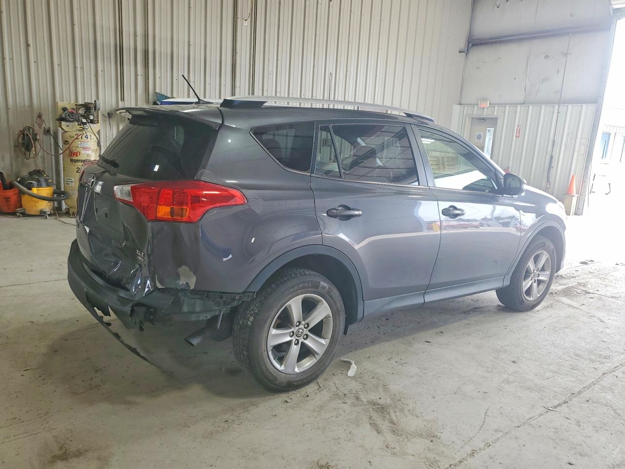 2015 TOYOTA RAV4 XLE photo 5