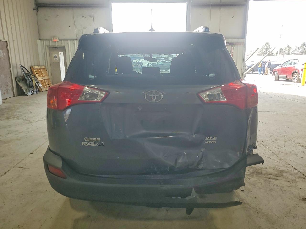 2015 TOYOTA RAV4 XLE photo 11