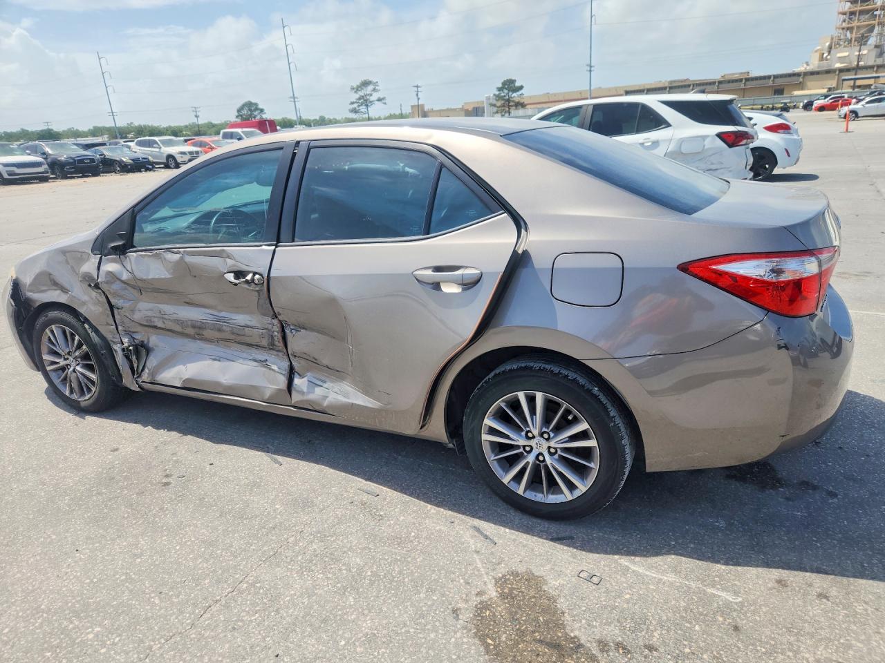 2015 TOYOTA COROLLA photo 3