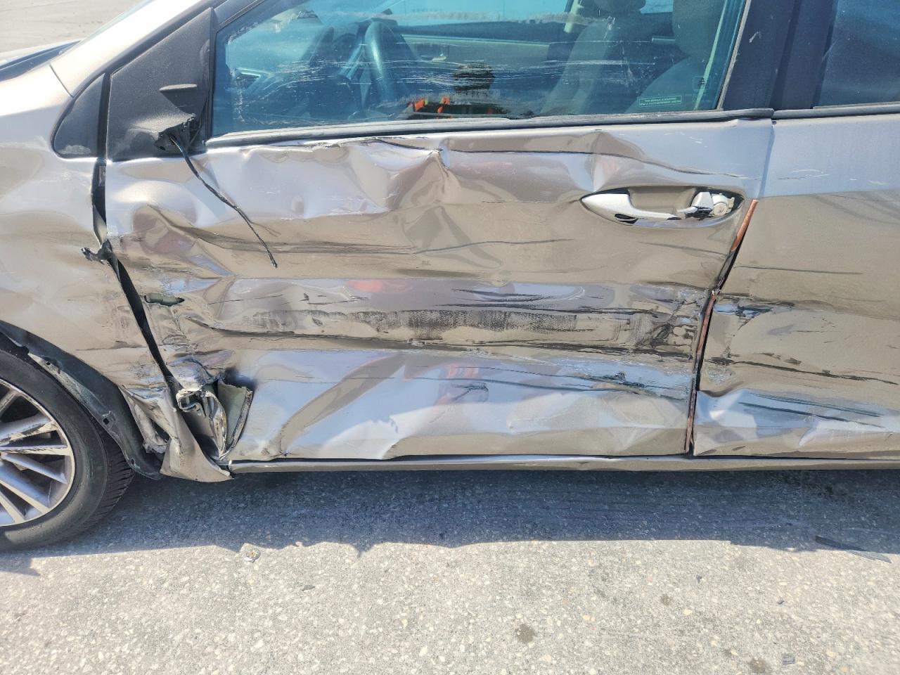 2015 TOYOTA COROLLA photo 13