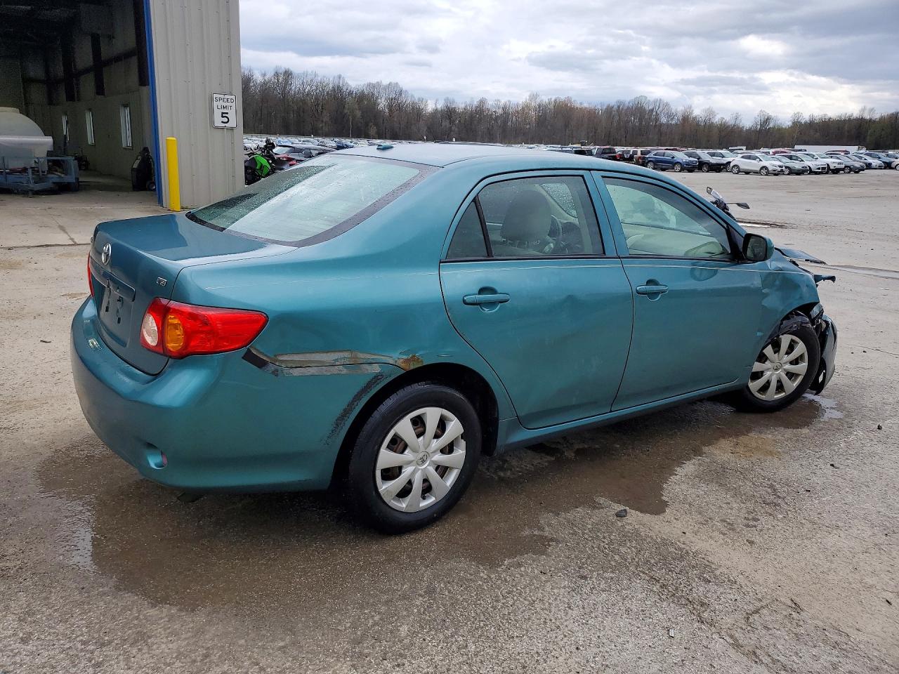 2010 TOYOTA COROLLA LE photo 5