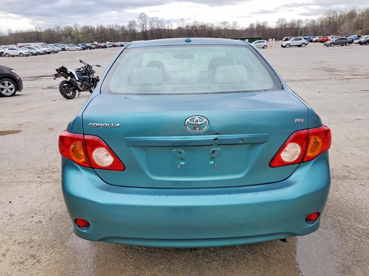 2010 TOYOTA COROLLA LE photo 11