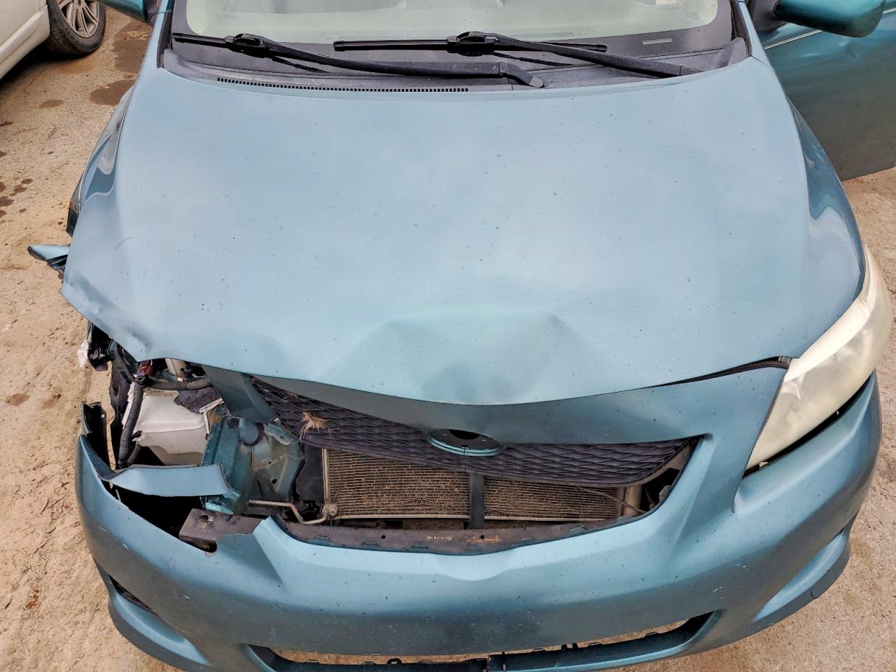 2010 TOYOTA COROLLA LE photo 21