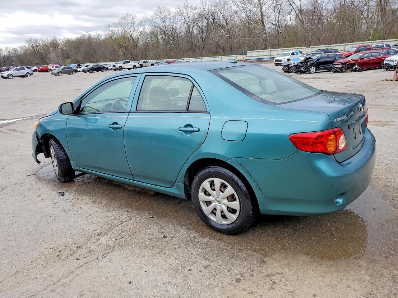 2010 TOYOTA COROLLA LE photo 3