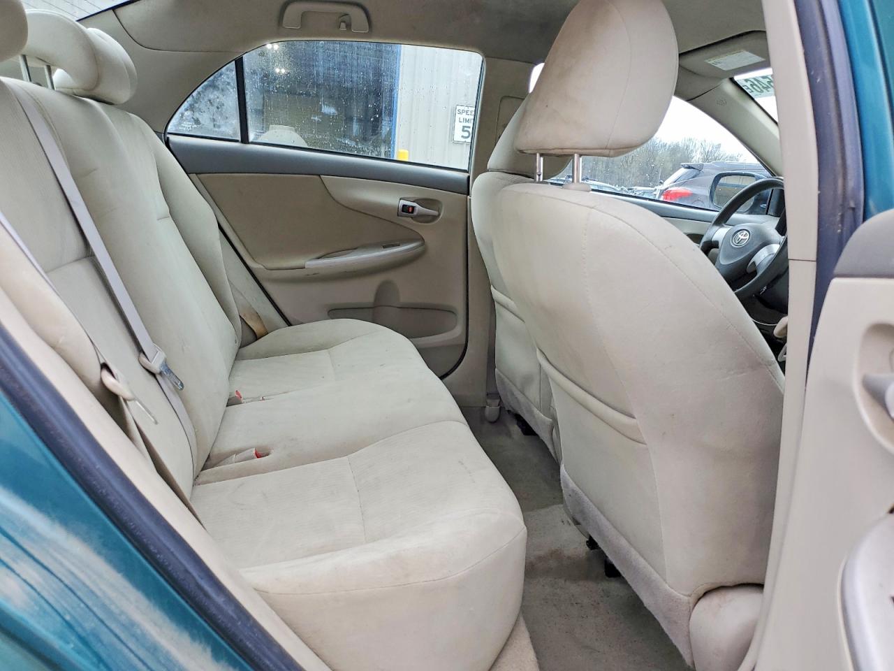 2010 TOYOTA COROLLA LE photo 19