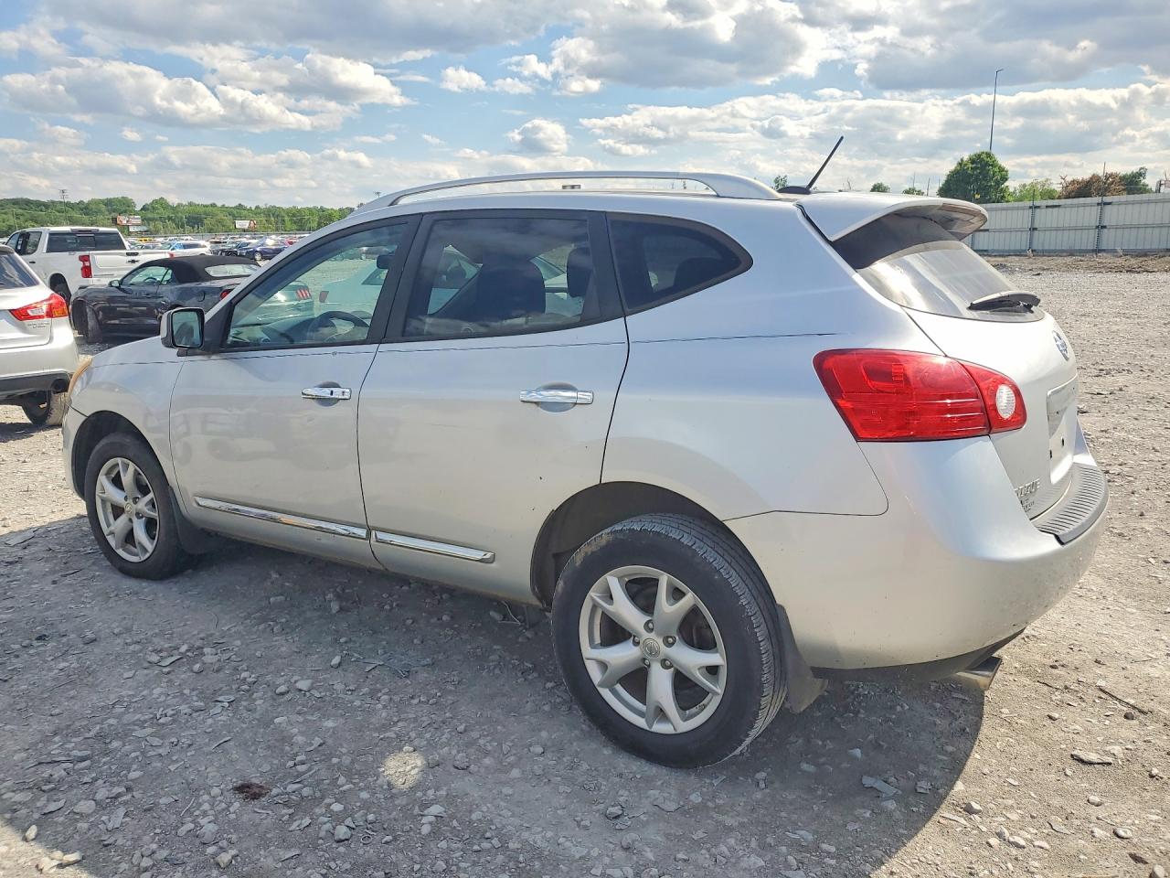 2011 NISSAN ROGUE S photo 3