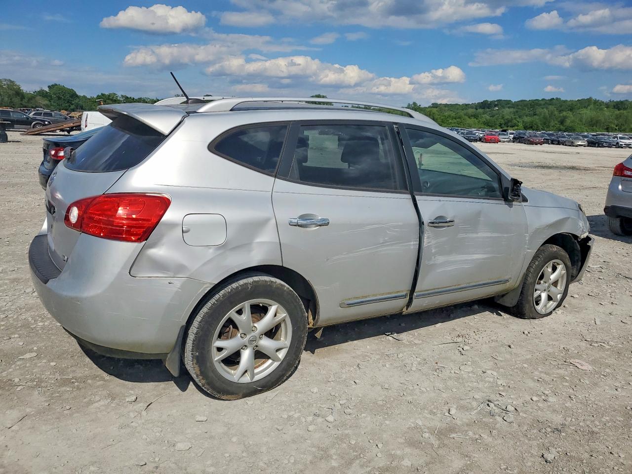 2011 NISSAN ROGUE S photo 5