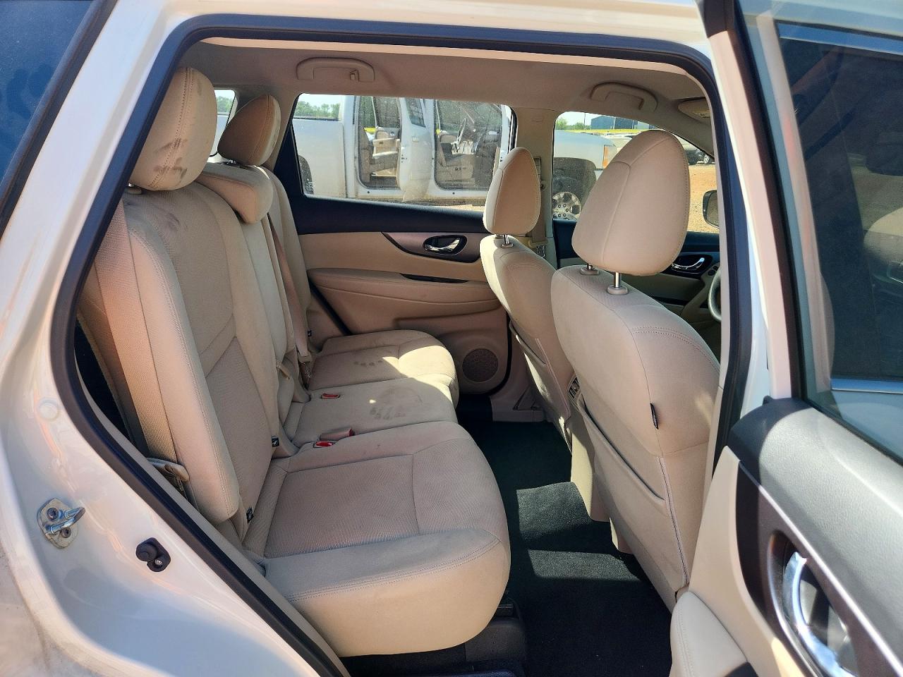 2016 NISSAN ROGUE SV photo 21