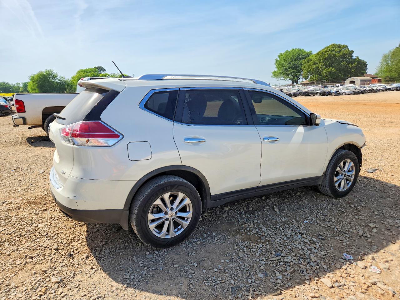 2016 NISSAN ROGUE SV photo 5