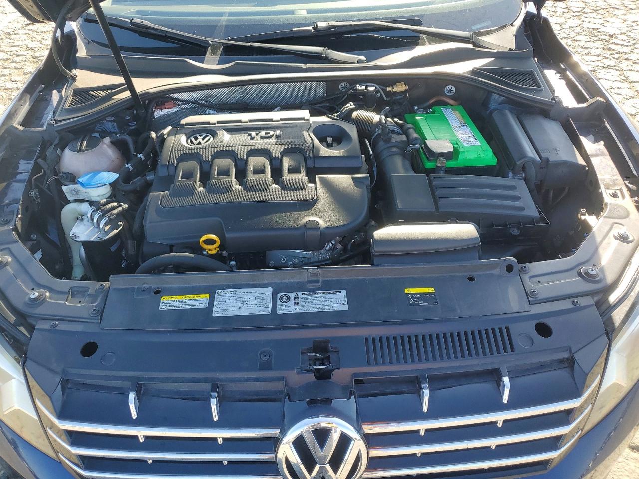 2015 VOLKSWAGEN PASSAT SEL photo 21