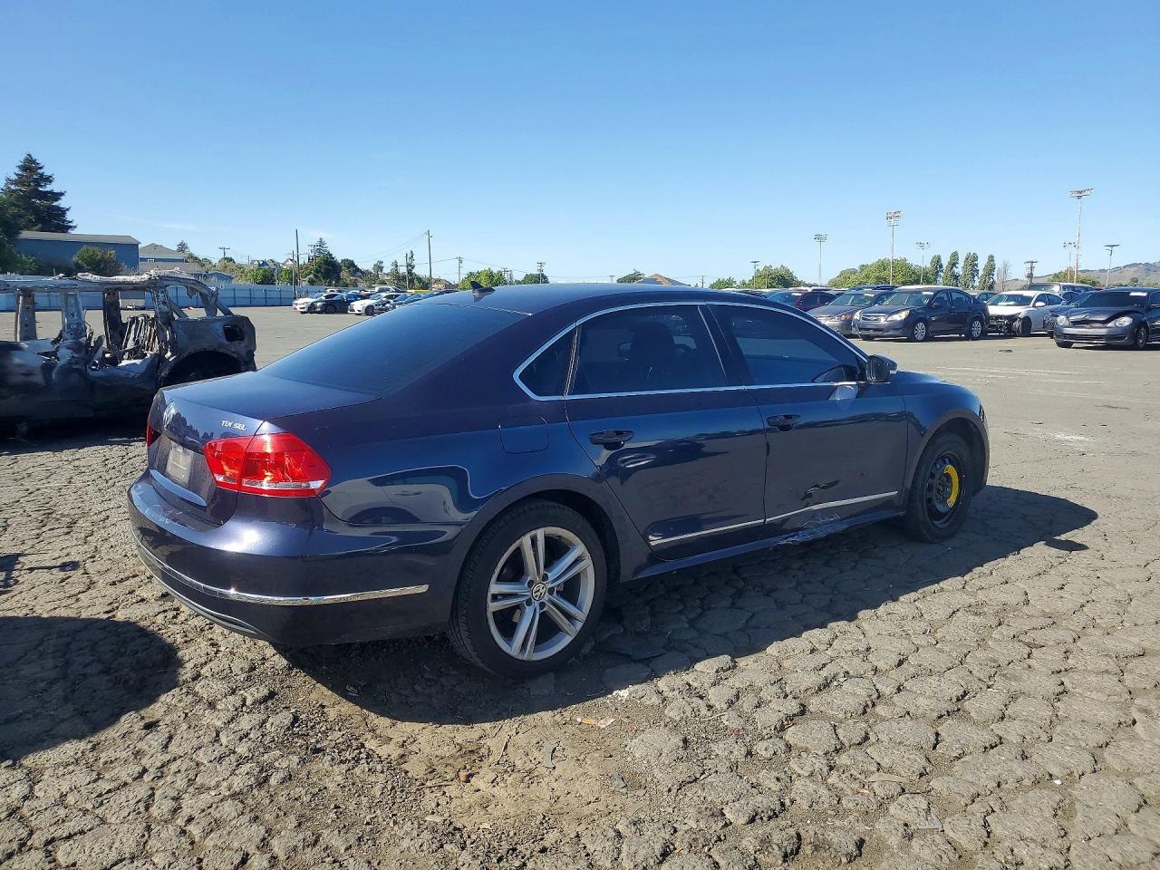 2015 VOLKSWAGEN PASSAT SEL photo 5