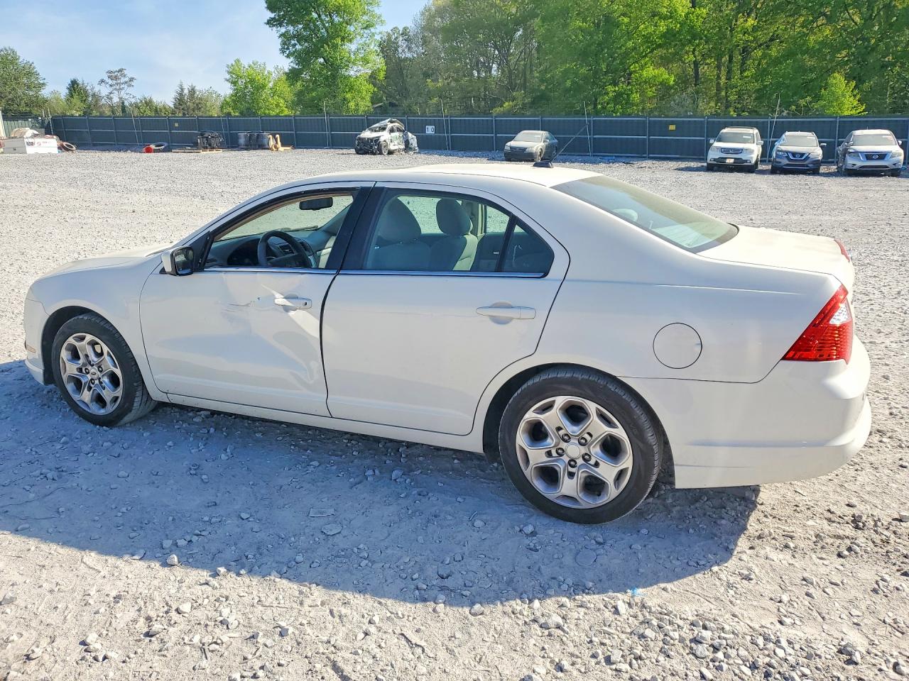 2010 FORD FUSION SE photo 3