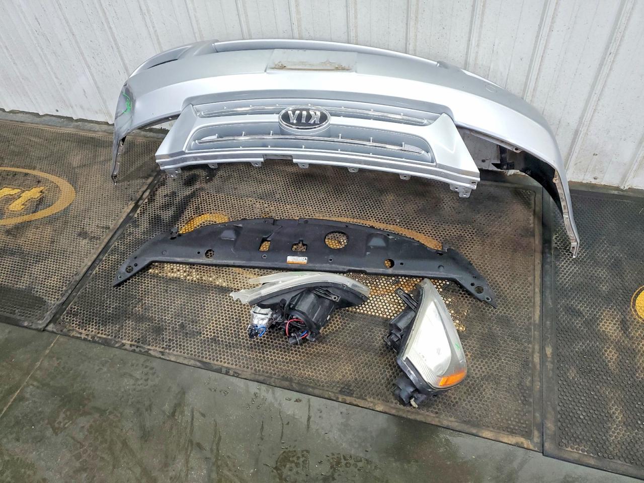 2008 KIA SEDONA LX photo 25