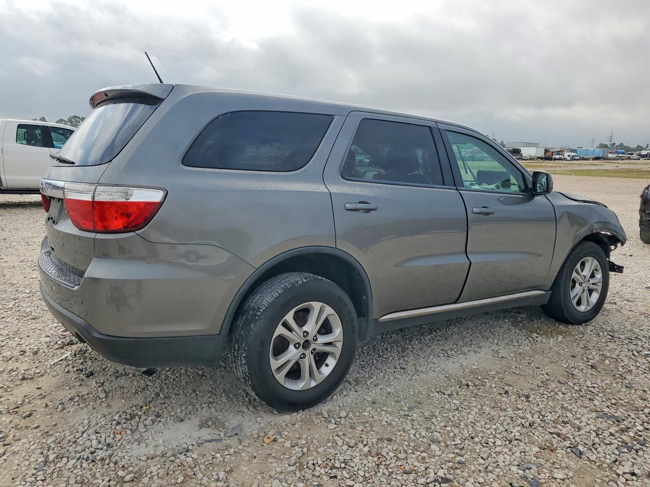 2013 DODGE DURANGO SXT photo 3