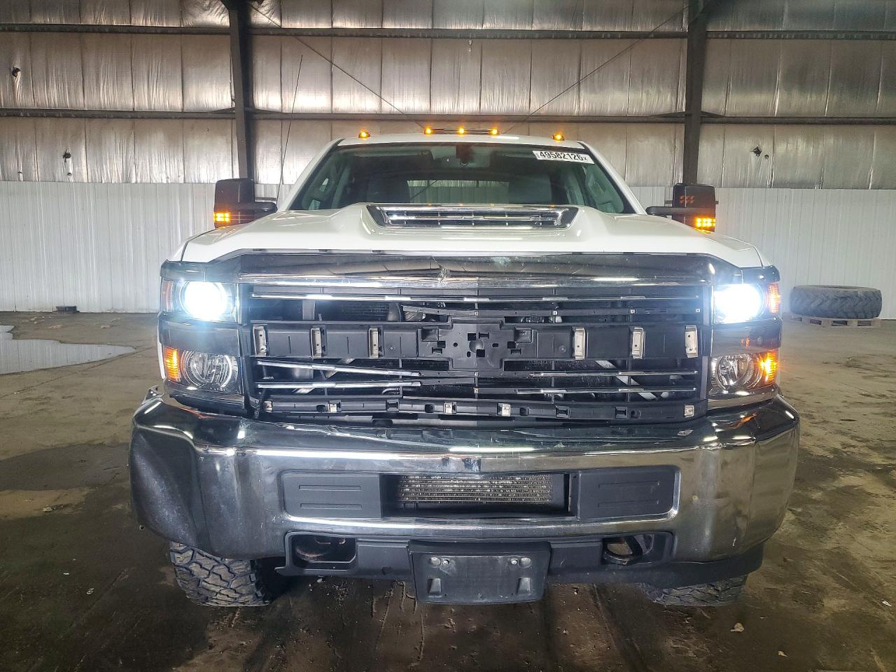 2017 CHEVROLET SILVERADO photo 5