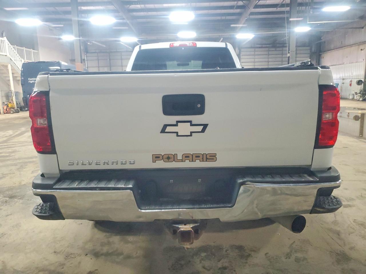 2017 CHEVROLET SILVERADO photo 6