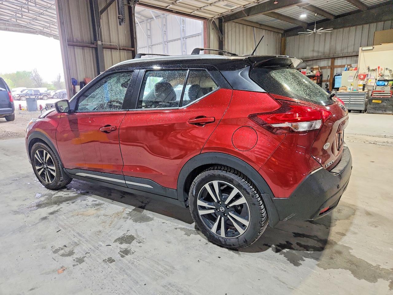 2019 NISSAN KICKS SR photo 4