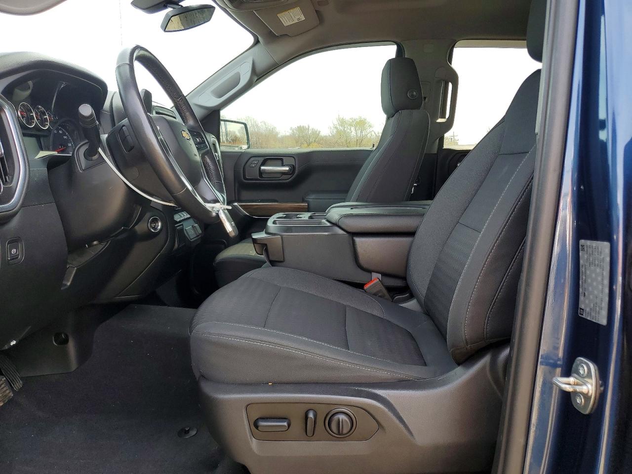 2019 CHEVROLET SILVERADO K1500 LT photo 19