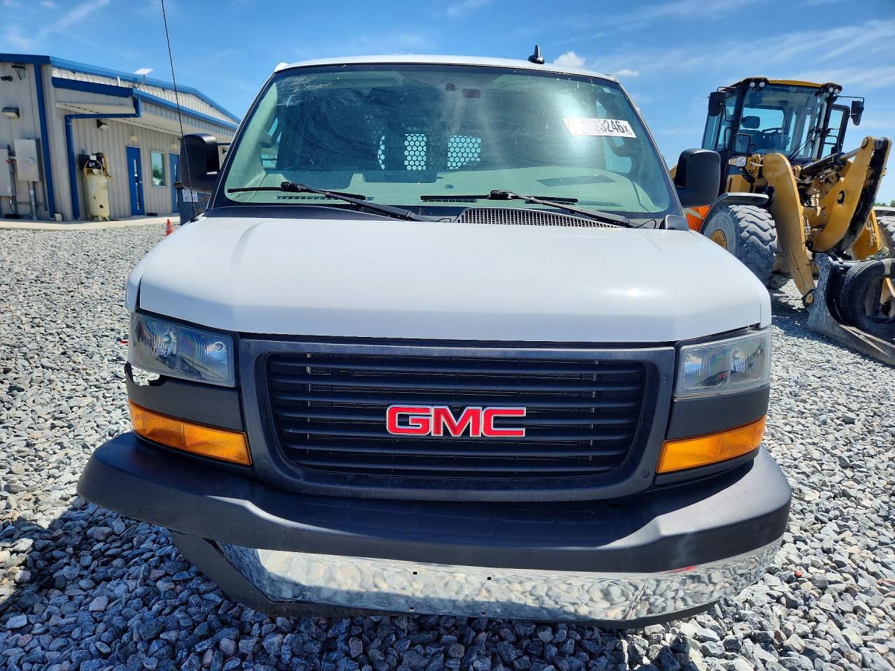 2024 GMC SAVANA G2500 photo 13