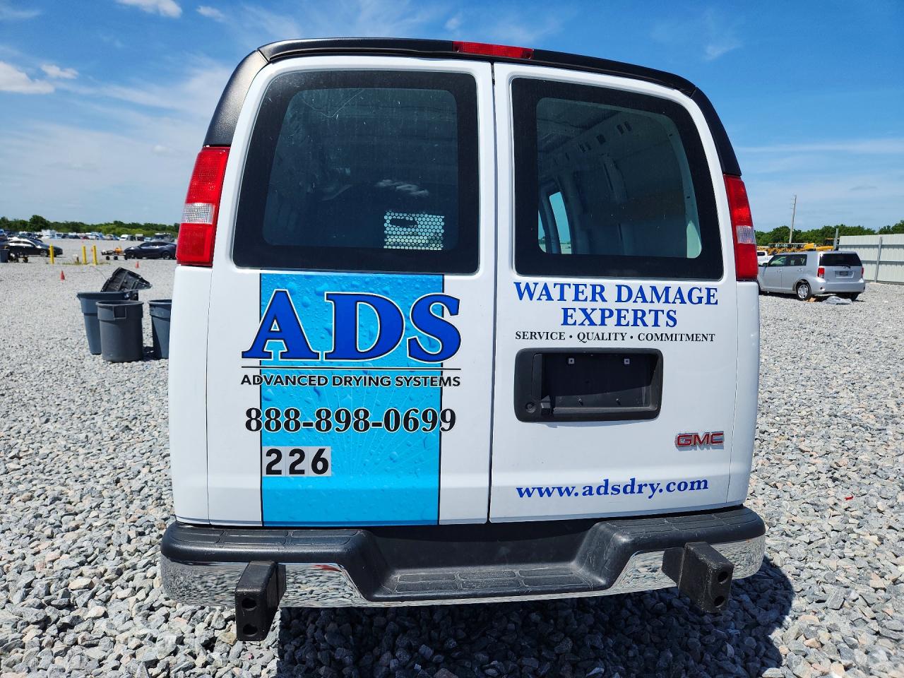 2024 GMC SAVANA G2500 photo 16