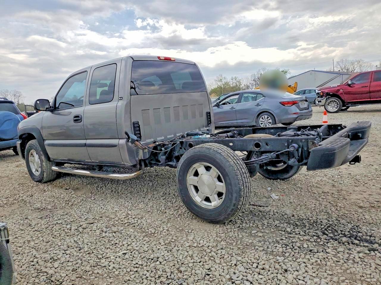 2006 GMC NEW SIERRA K1500 photo 3