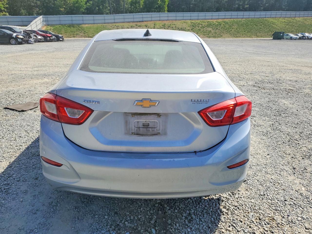 2017 CHEVROLET CRUZE LS photo 11