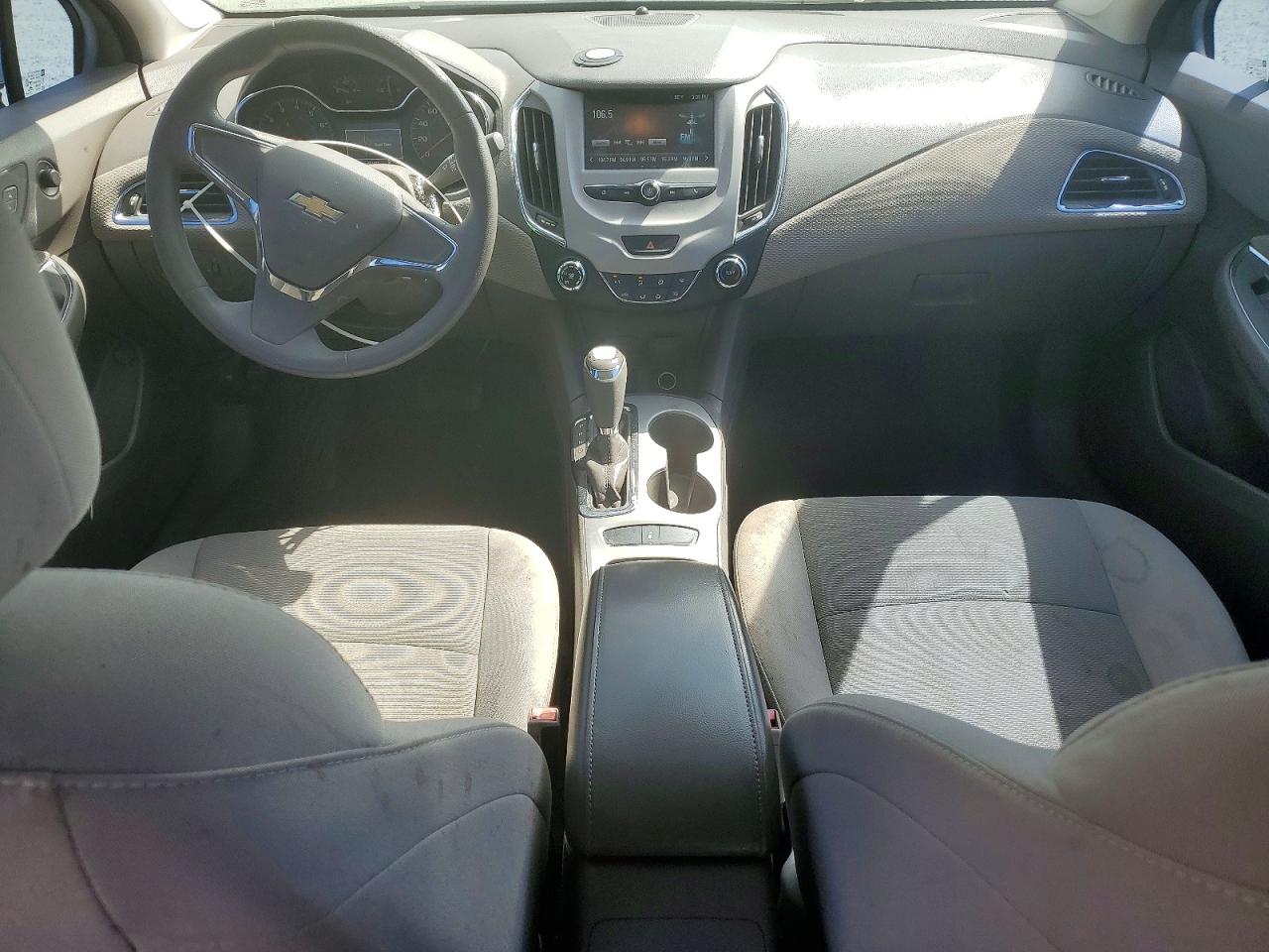 2017 CHEVROLET CRUZE LS photo 15