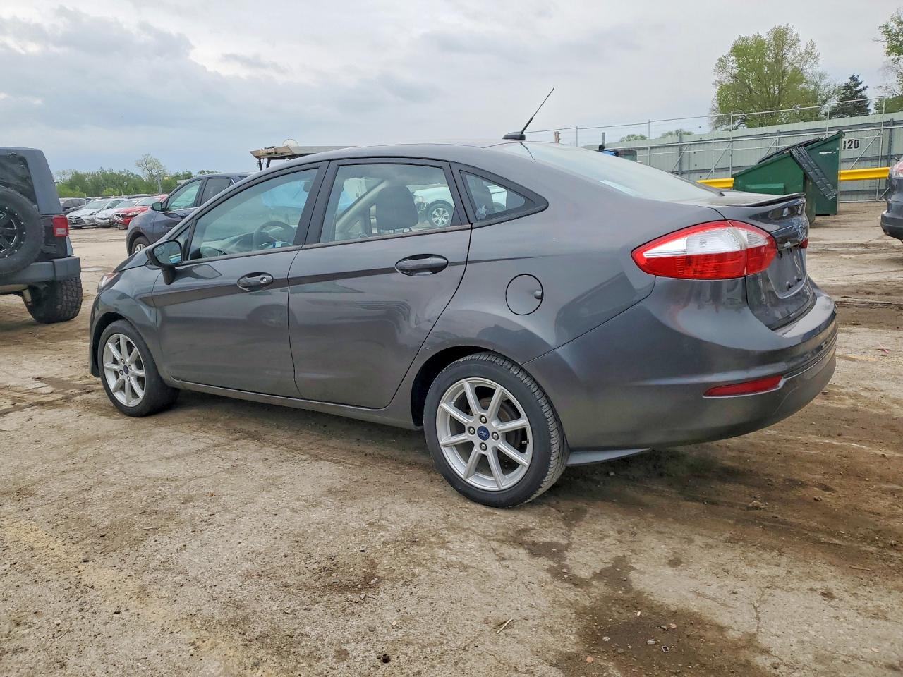 2019 FORD FIESTA SE photo 3