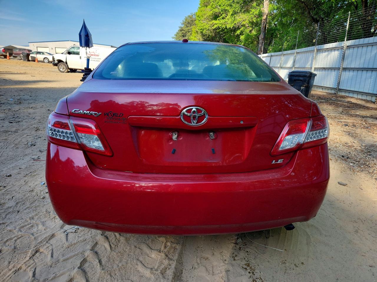2011 TOYOTA CAMRY LE photo 16