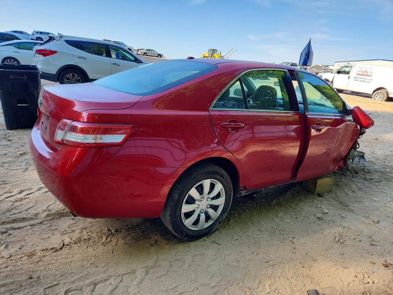 2011 TOYOTA CAMRY LE photo 7