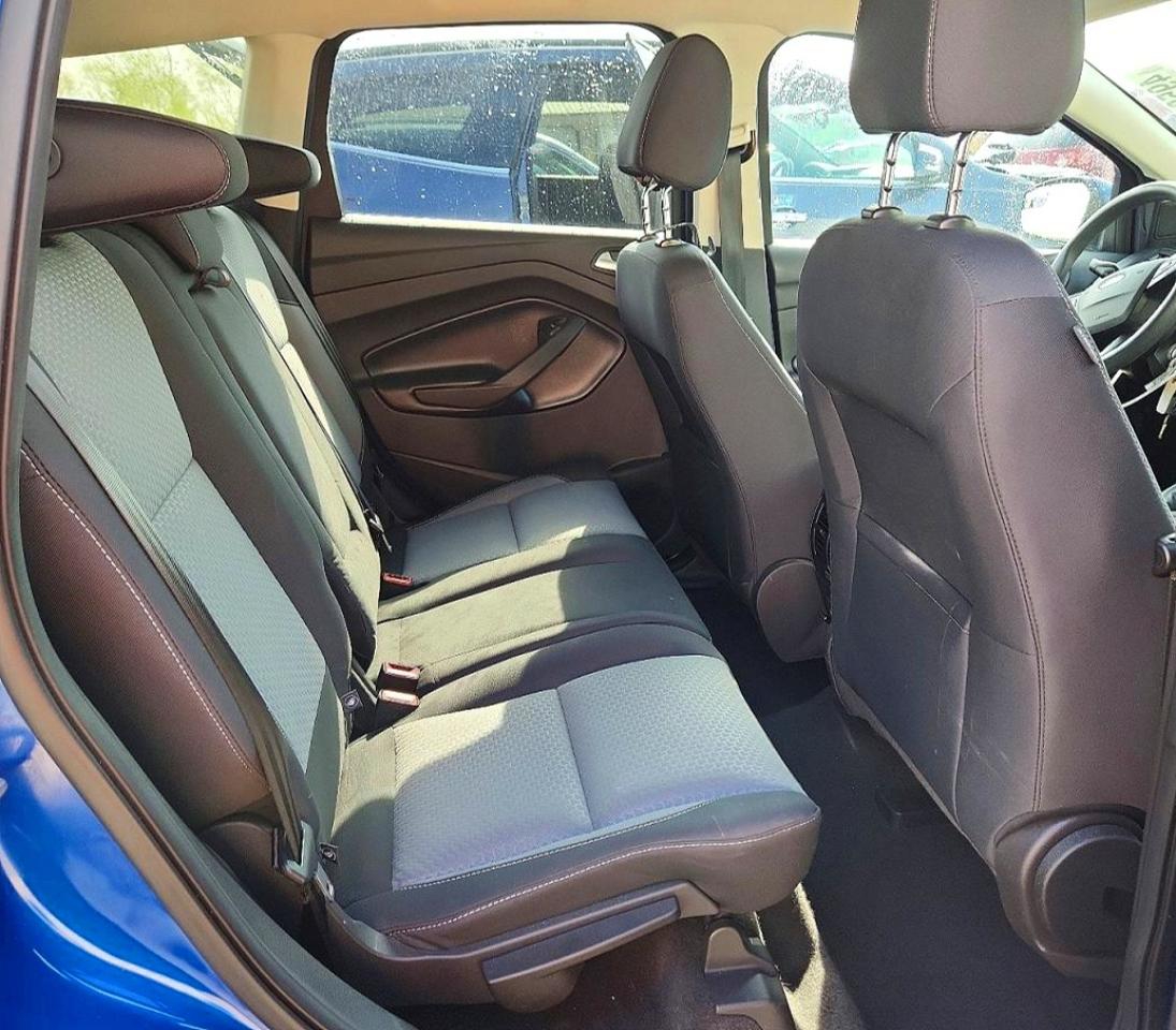 2017 FORD ESCAPE SE photo 21