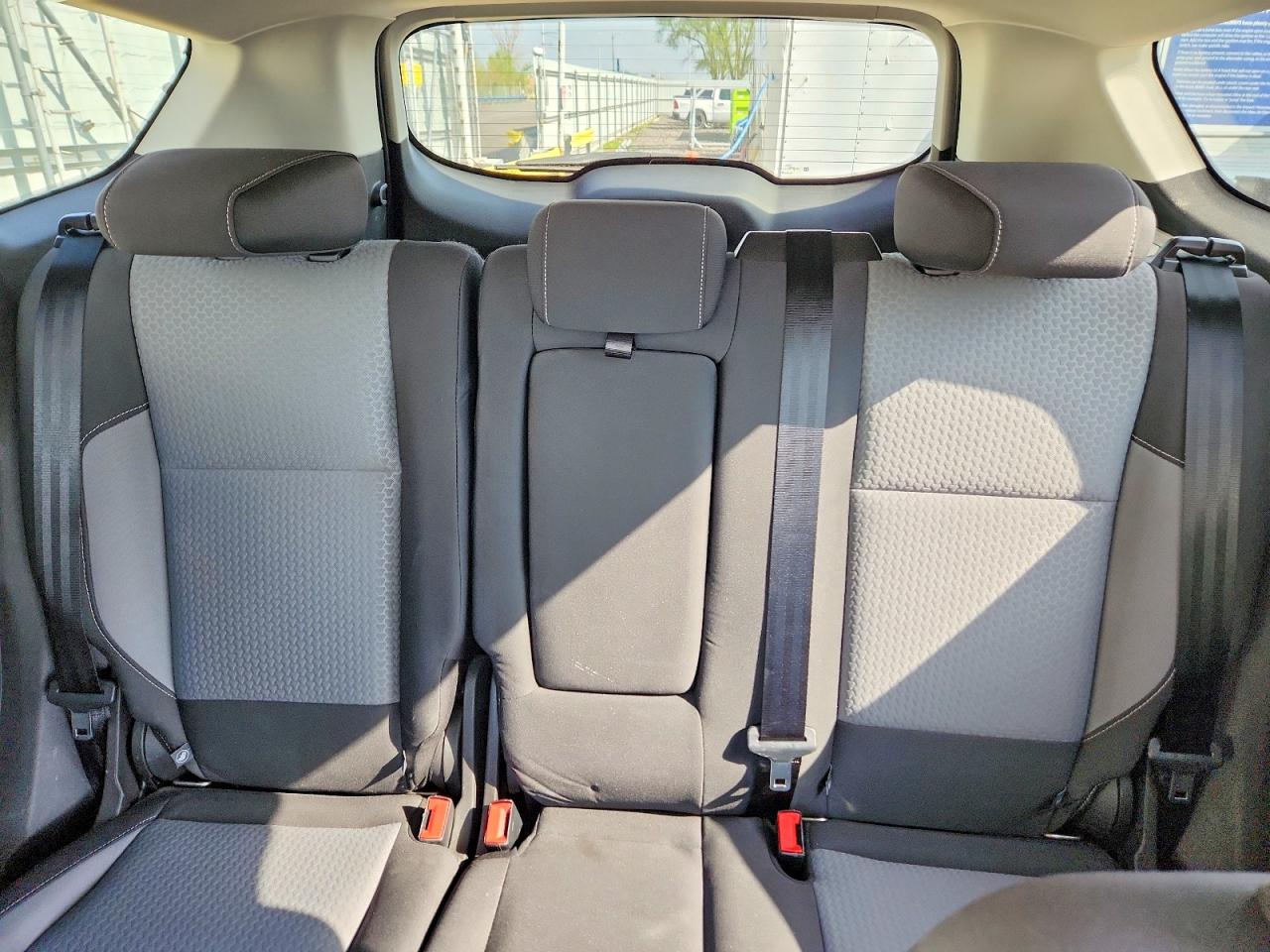2017 FORD ESCAPE SE photo 19
