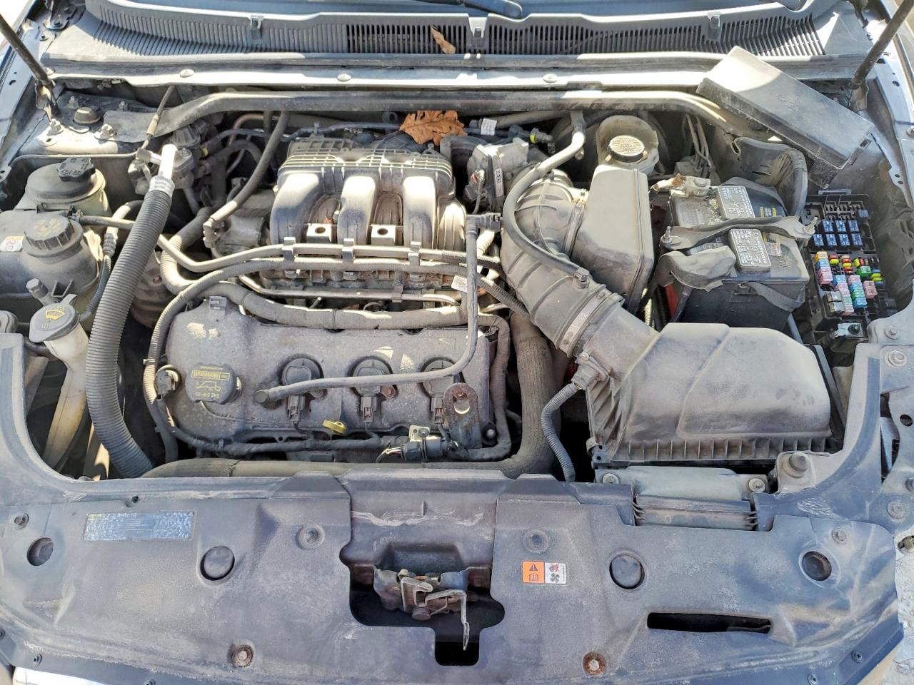 2011 FORD TAURUS SEL photo 31