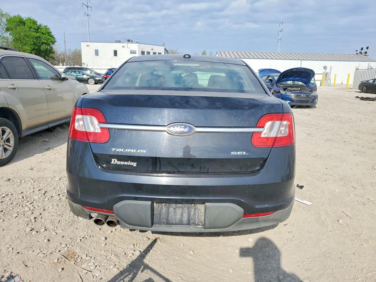 2011 FORD TAURUS SEL photo 16