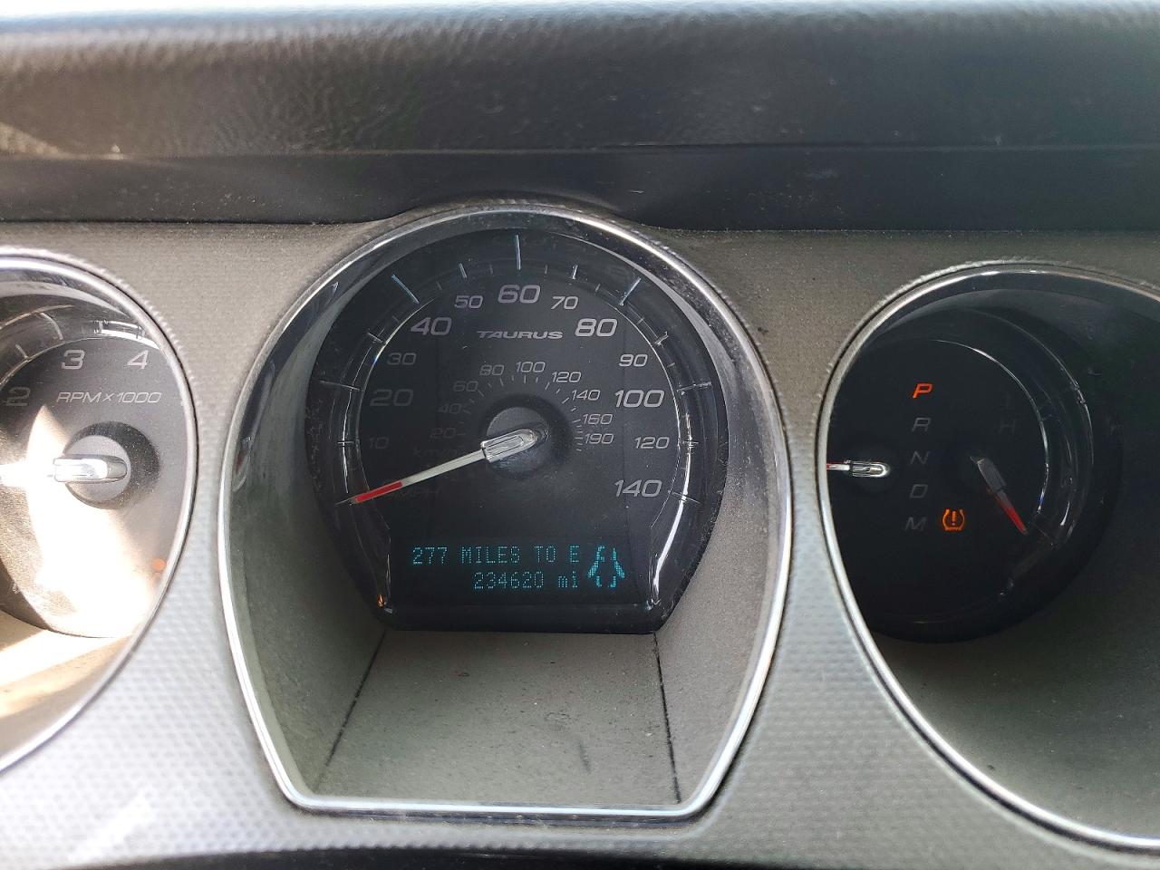 2011 FORD TAURUS SEL photo 25