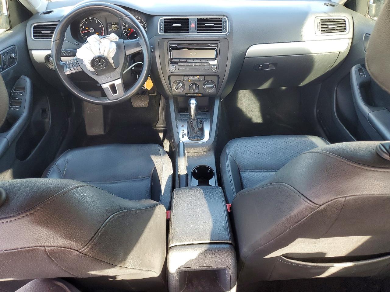 2013 VOLKSWAGEN JETTA SE photo 8