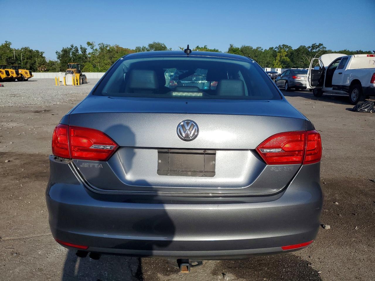 2013 VOLKSWAGEN JETTA SE photo 6